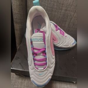 NIKE Air Max 720  Women's Sneakers  Size - 7.5